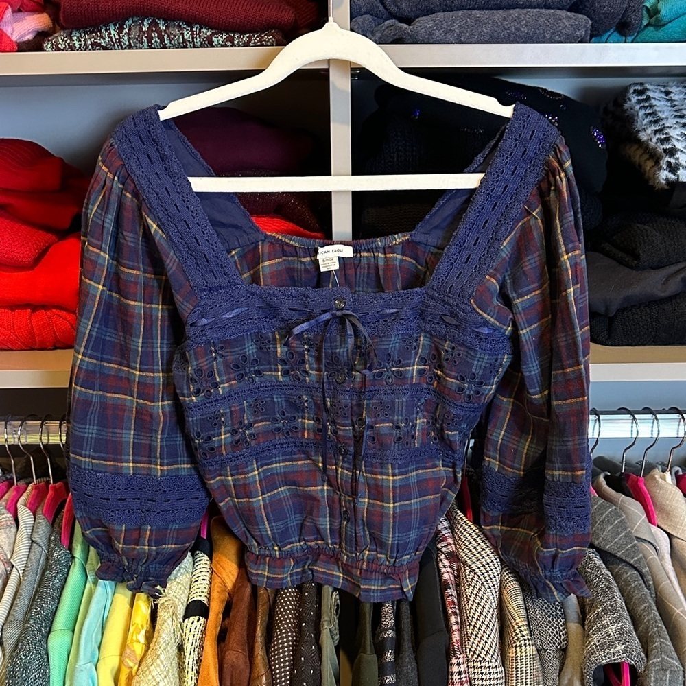 American Eagle navy/maroon plaid 3/4 sleeve crochet/ribbon detail top size S